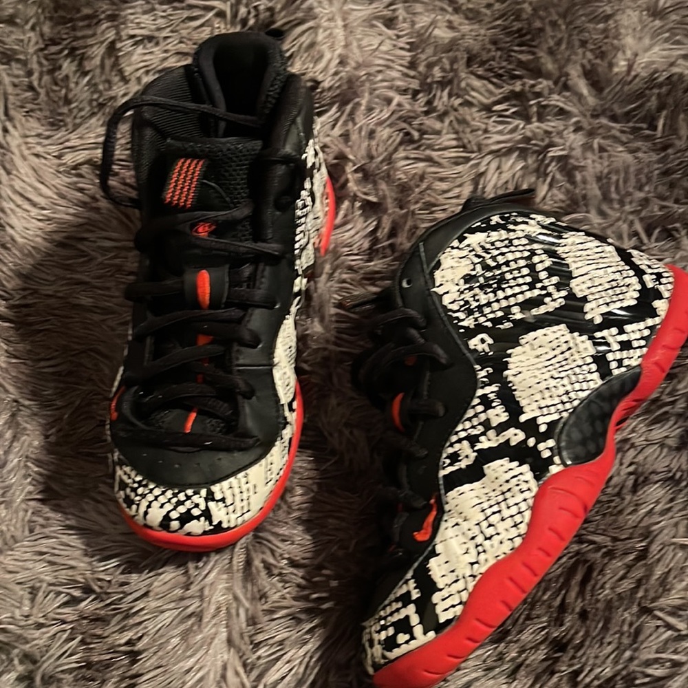 Nike Famous - Picture 3 of 3